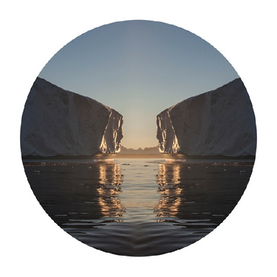 Mónica Sánchez–Robles, Série Iceberg II Greenland, 2016 Light box en bois, led interieur The artist and Laure Roynette Gallery 