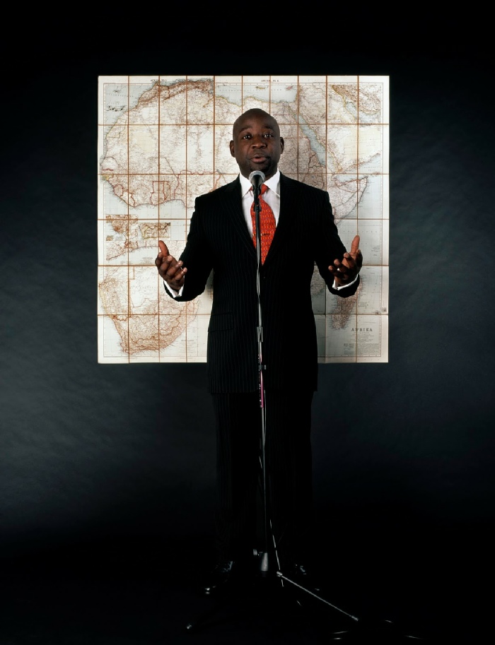 Barthélémy Togo, Stupid African President 1, 2006, photographie - 130 x 170 cm, courtesy Galerie Lelong & Bandjoun Station