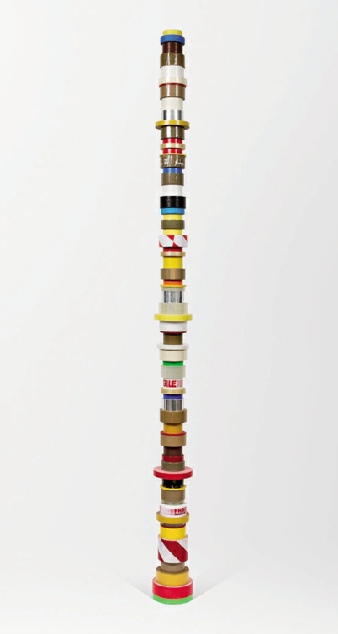 Benjamin Sabatier, IBK’s Scotch Tower X, 2012. superposition de divers rubans adhésifs 240 x 16 x 16 cm